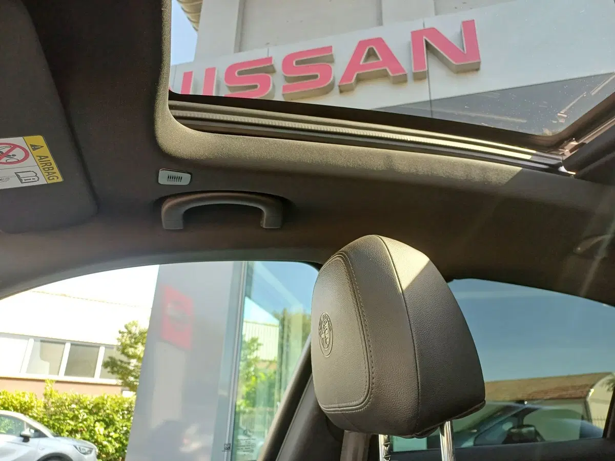 Alfa Romeo Stelvio usata a Modena (20)