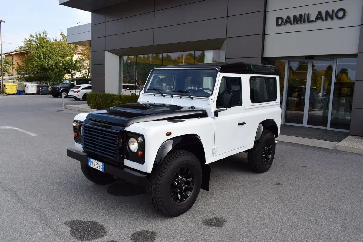 Land Rover Defender usata a Cuneo