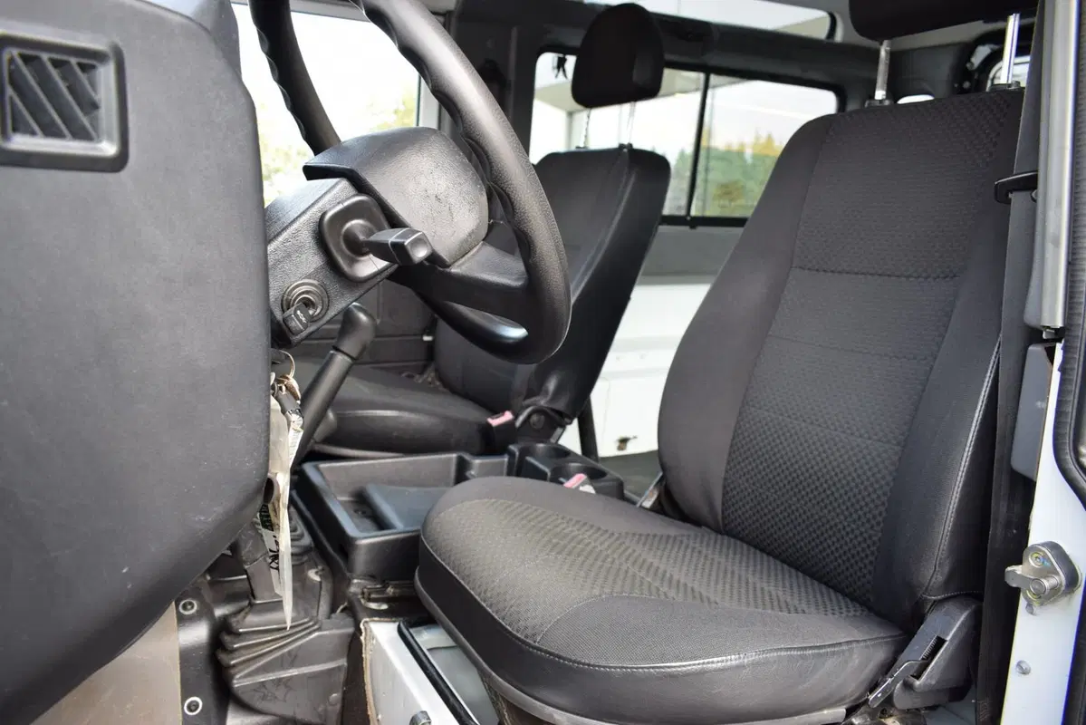 Land Rover Defender usata a Cuneo (15)