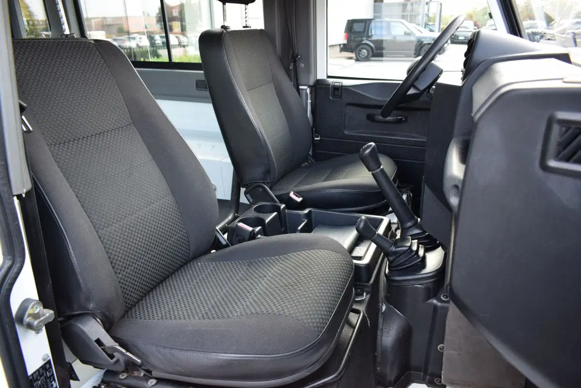 Land Rover Defender usata a Cuneo (16)