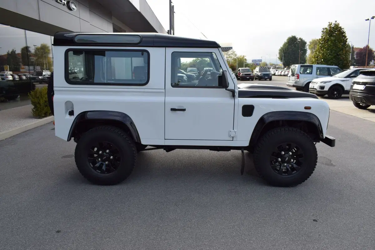 Land Rover Defender usata a Cuneo (5)