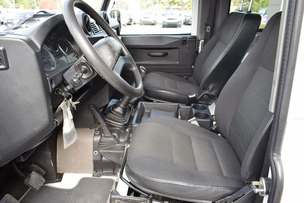 Land Rover Defender usata a Cuneo (9)