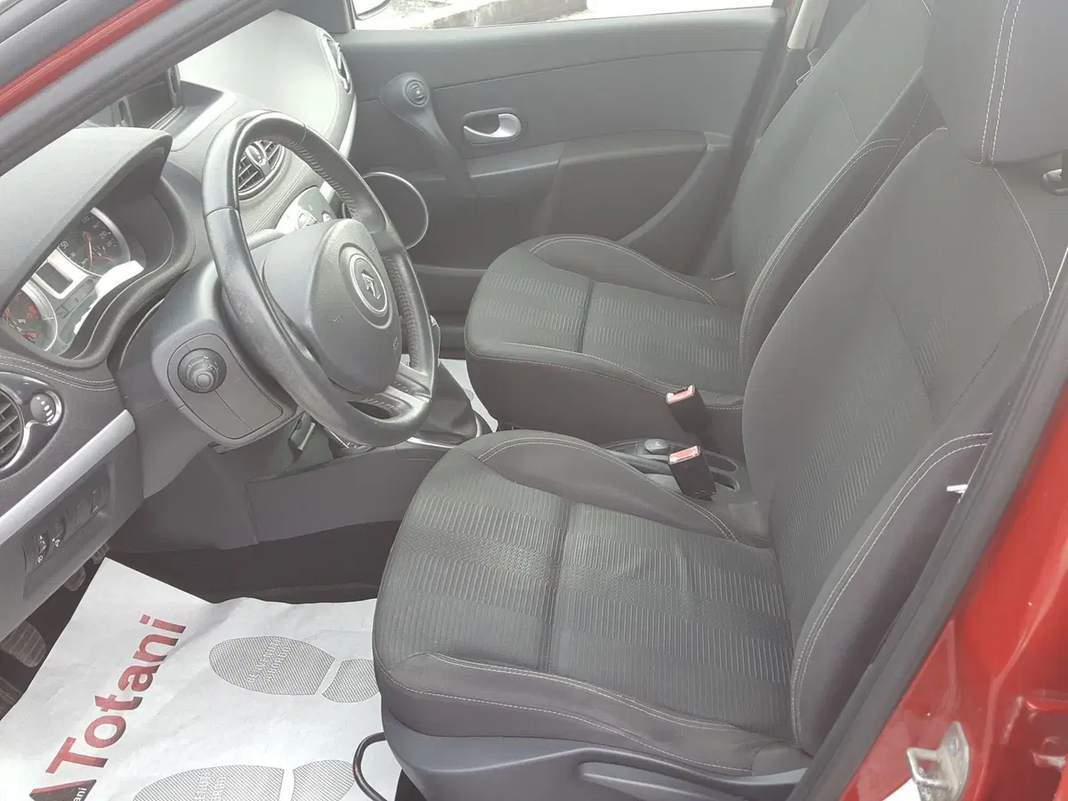 Renault Clio usata a L'Aquila (14)