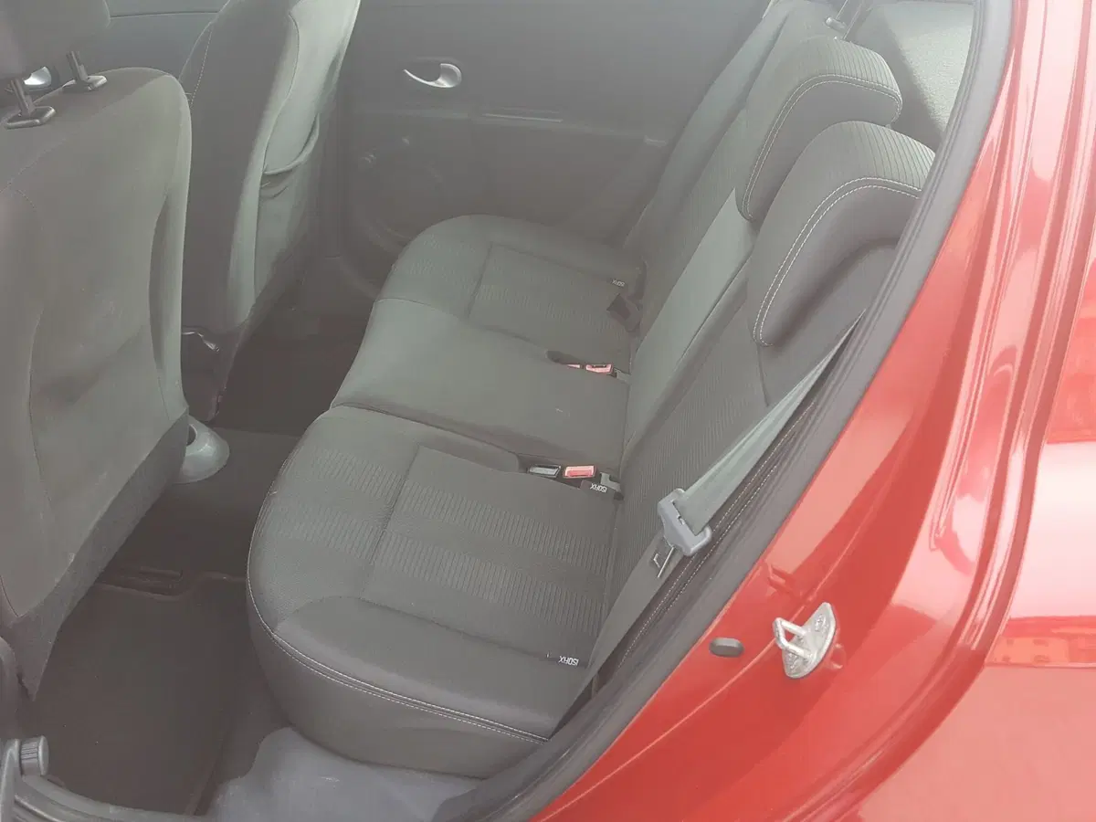 Renault Clio usata a L'Aquila (15)