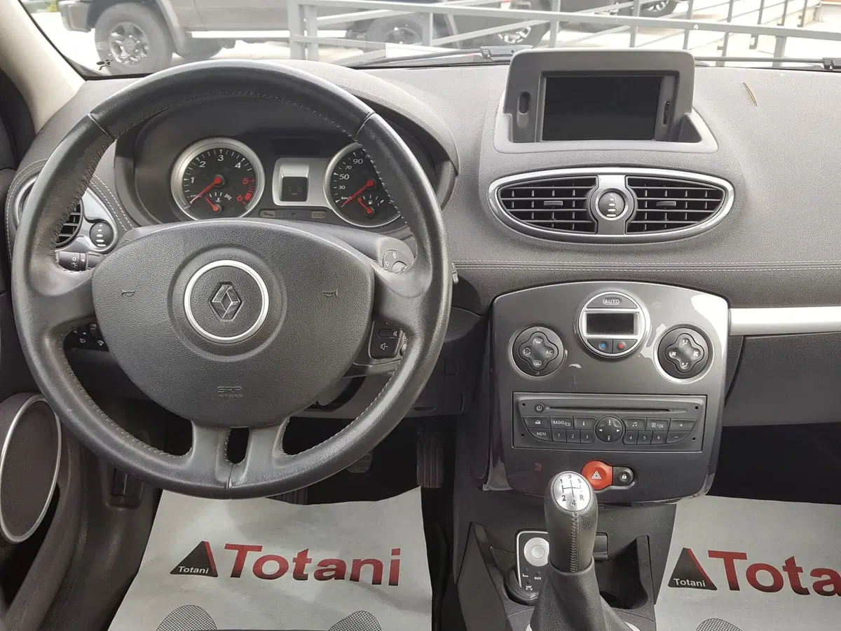 Renault Clio usata a L'Aquila (16)