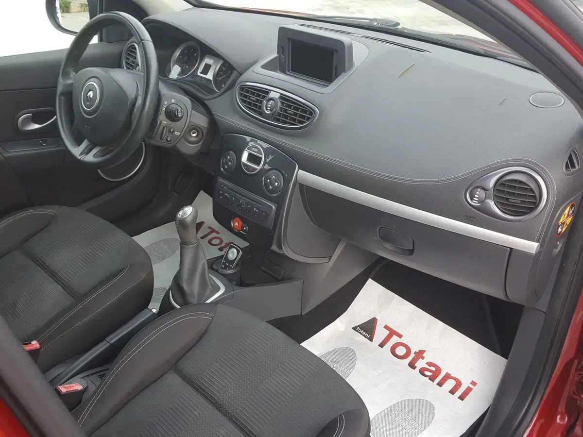 Renault Clio usata a L'Aquila (17)