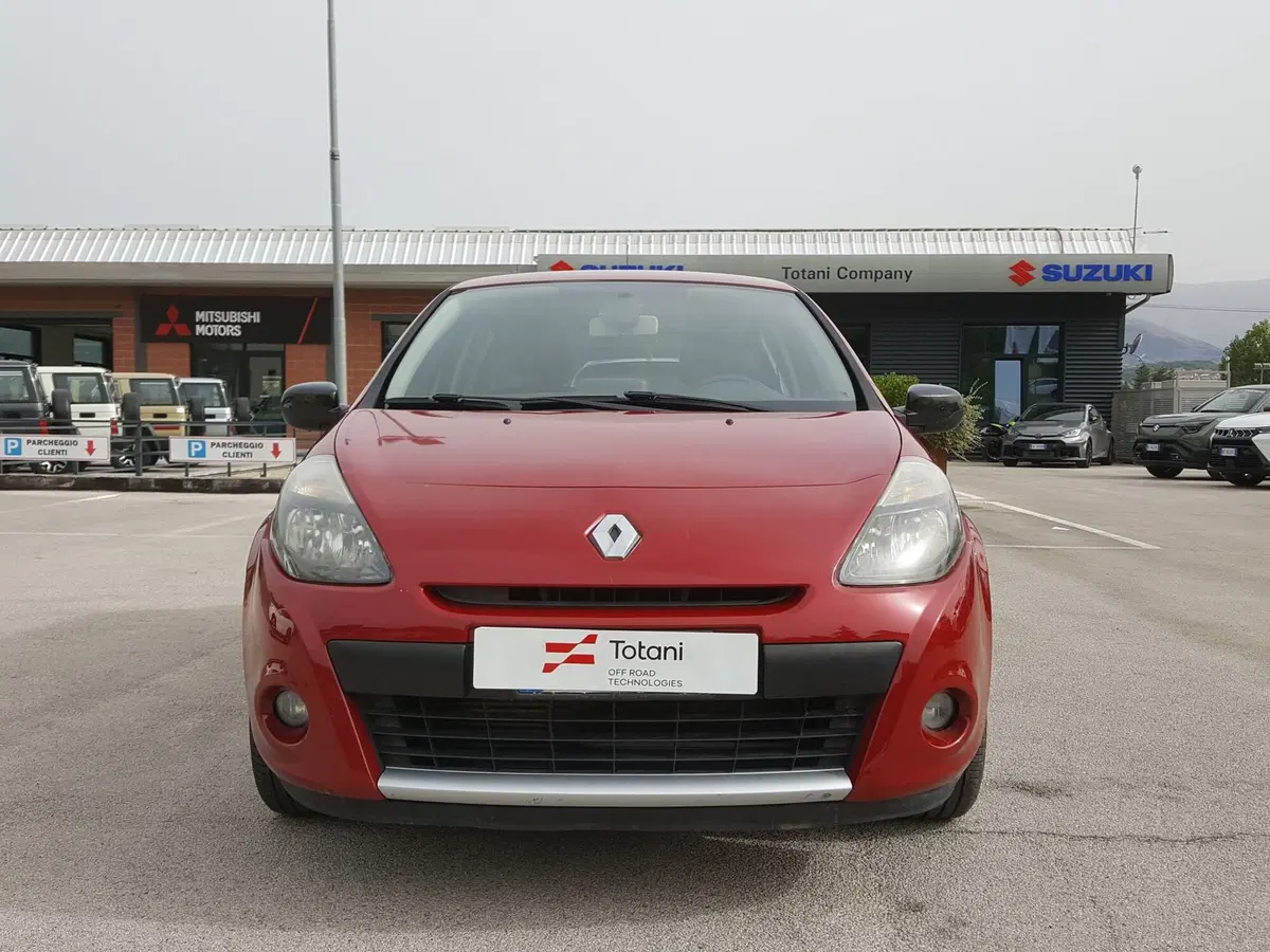 Renault Clio usata a L'Aquila (2)