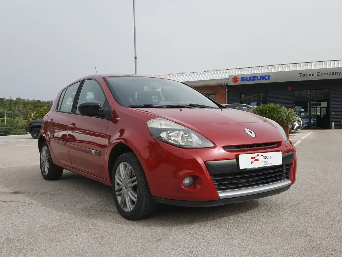 Renault Clio usata a L'Aquila (3)