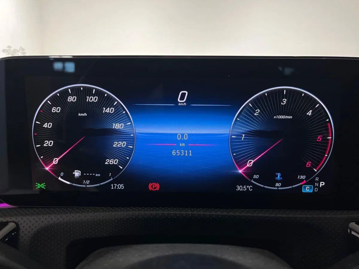 Mercedes-Benz CLA usata a Napoli (7)