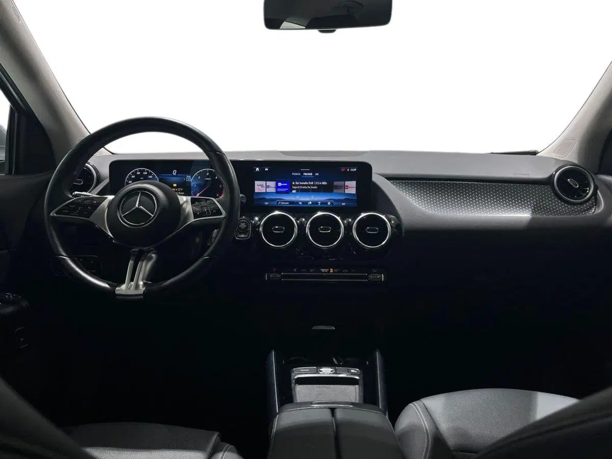 Mercedes-Benz GLA SUV usata a Napoli (11)
