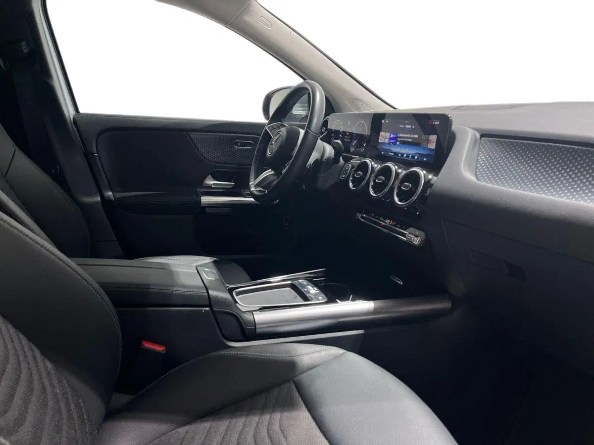 Mercedes-Benz GLA SUV usata a Napoli (16)