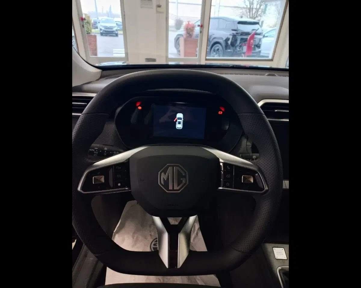 Mg ZS nuova a Imperia (13)