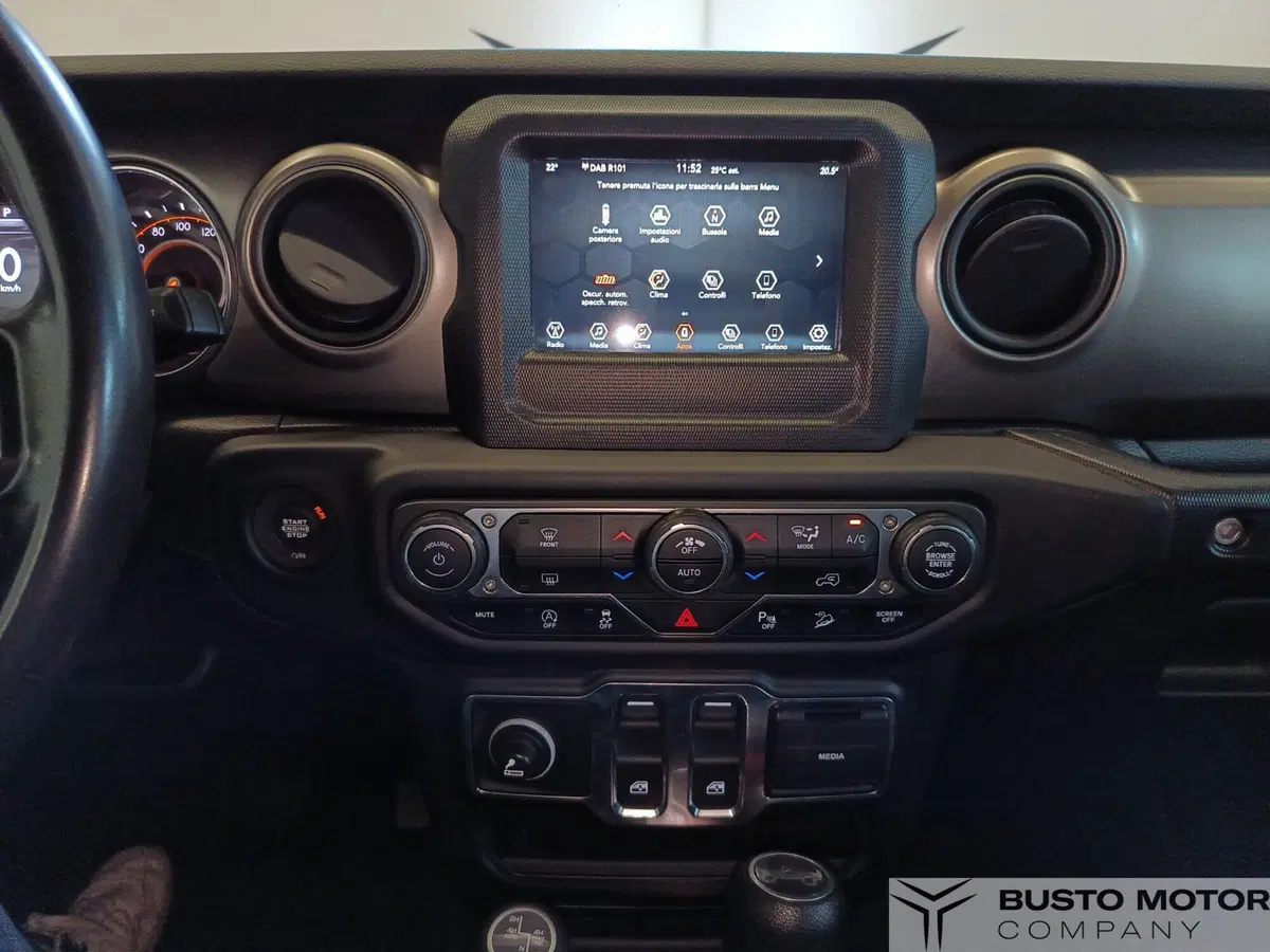 Jeep Wrangler usata a Varese (12)