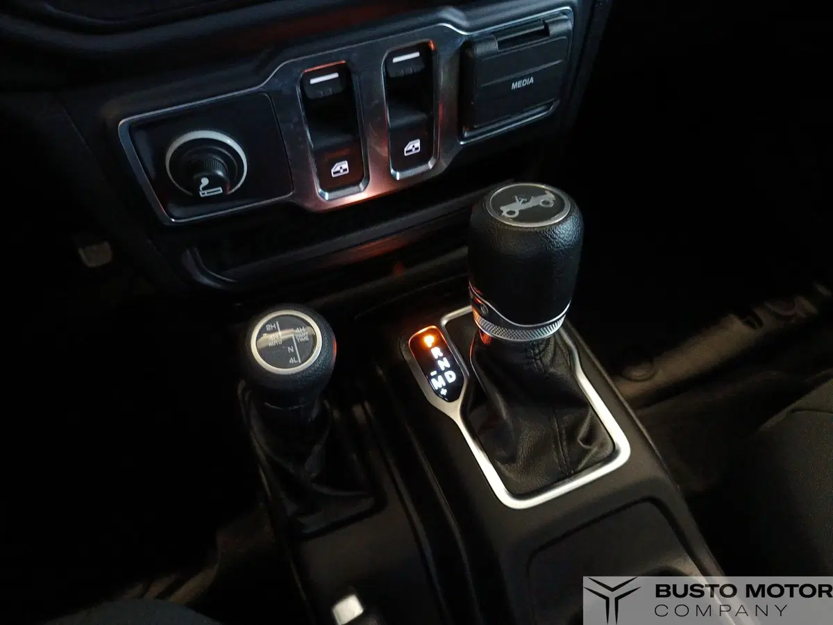 Jeep Wrangler usata a Varese (13)