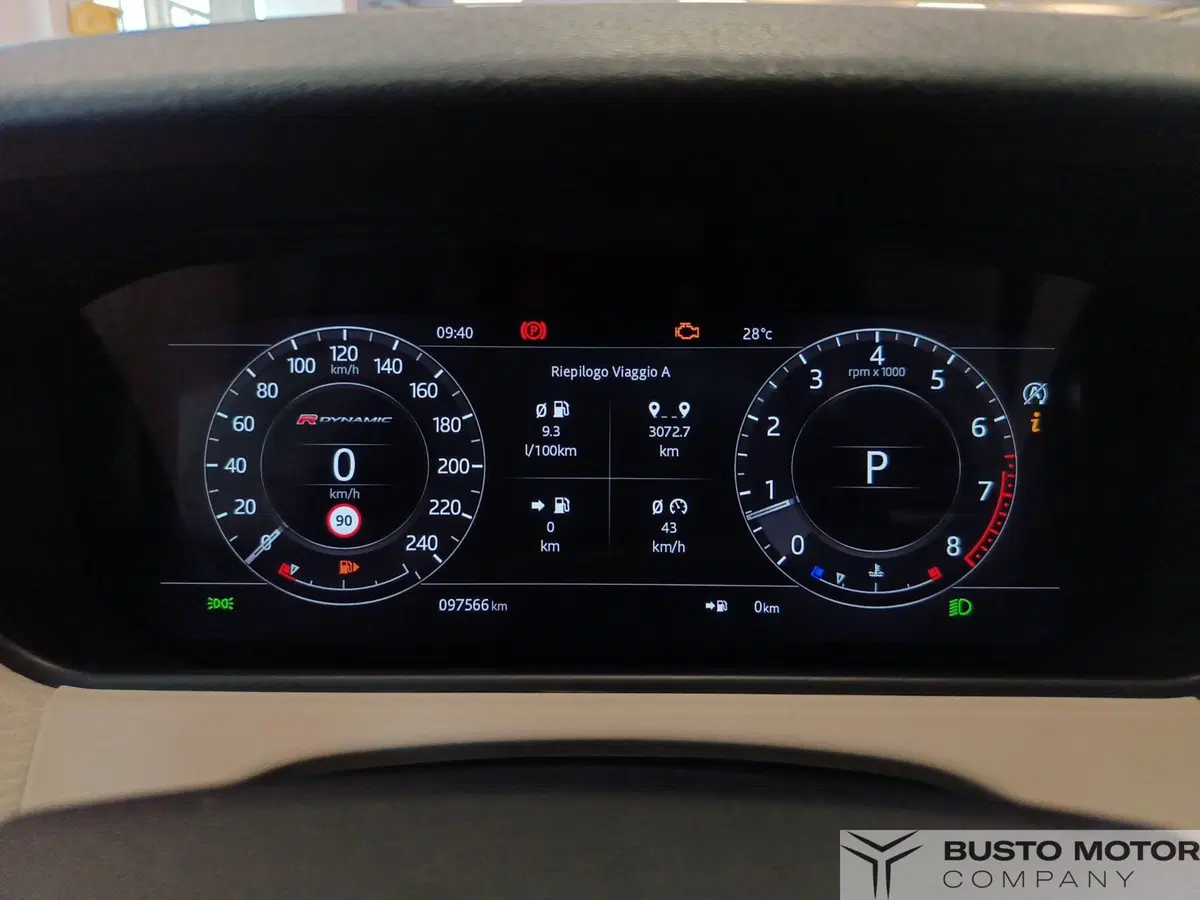Land Rover Range Rover Velar usata a Varese (11)