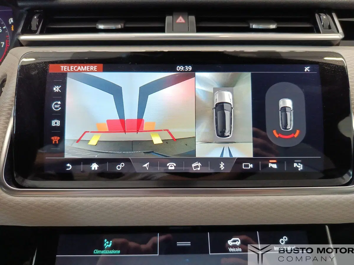 Land Rover Range Rover Velar usata a Varese (14)