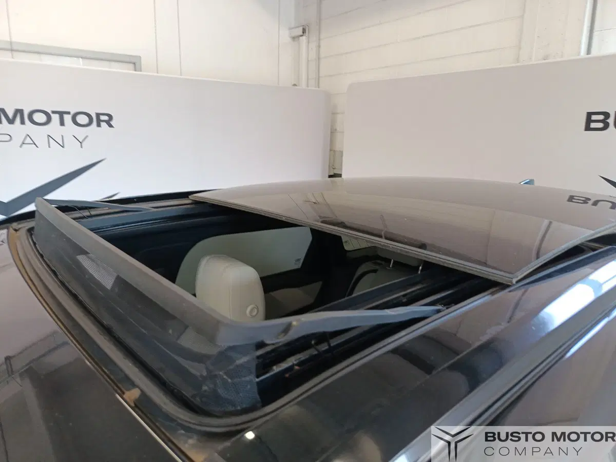 Land Rover Range Rover Velar usata a Varese (16)