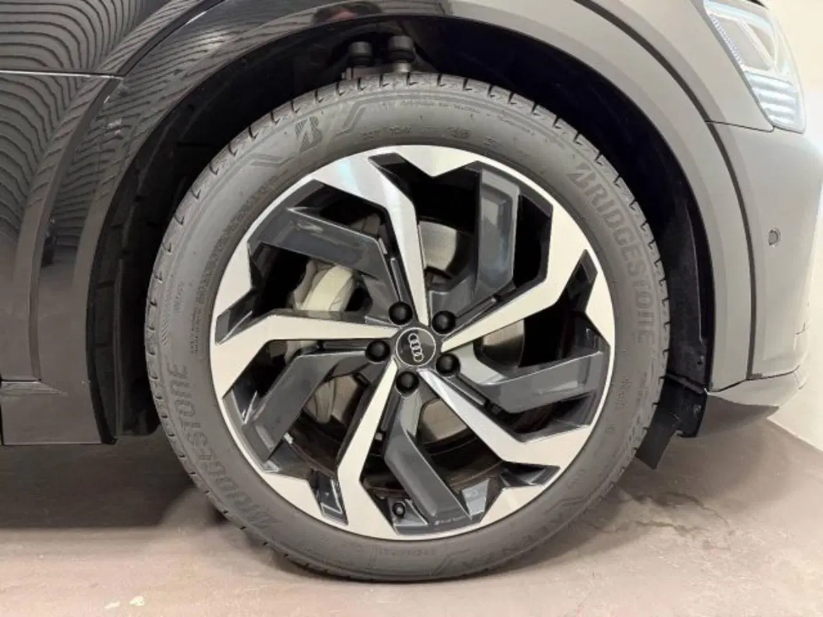 Audi Q8 Sportback nuova a Treviso (11)