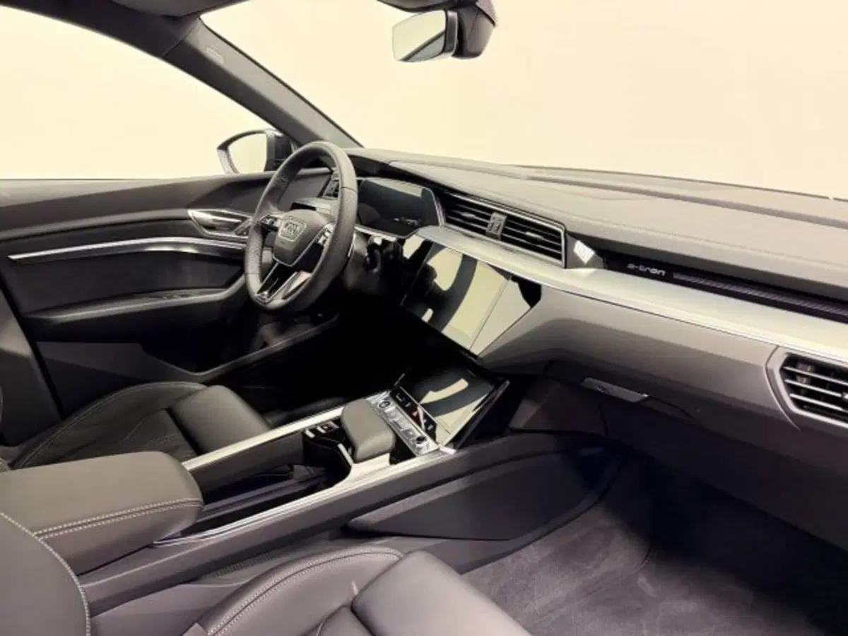 Audi Q8 Sportback nuova a Treviso (3)