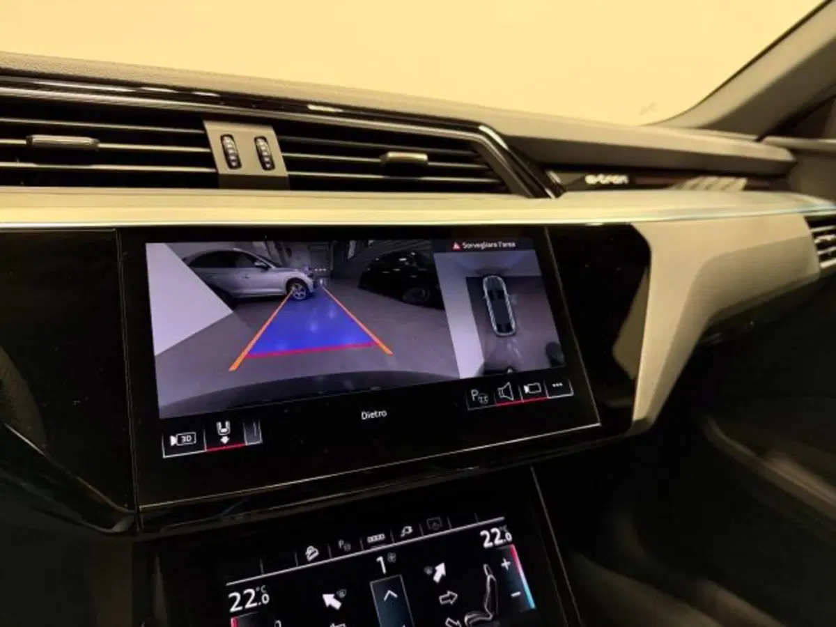 Audi Q8 Sportback nuova a Treviso (8)
