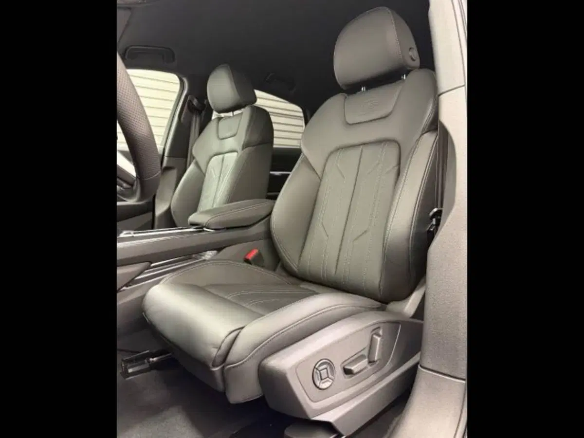 Audi Q8 Sportback nuova a Treviso (9)