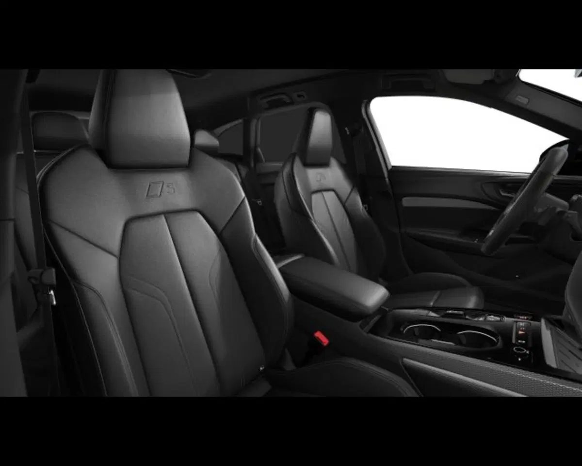 Audi A4 Avant nuova a Treviso (8)
