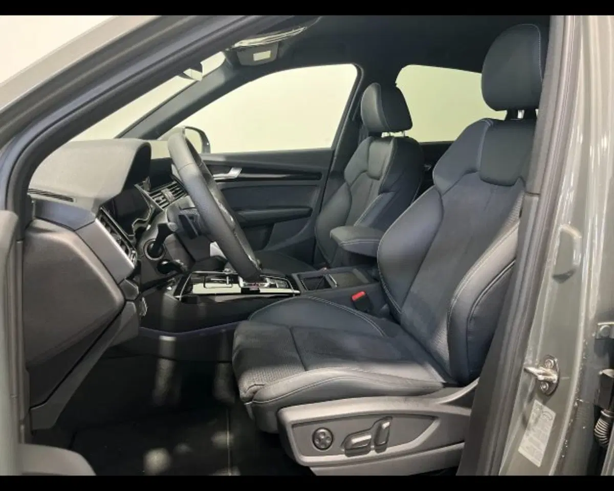 Audi Q5 Sportback nuova a Treviso (10)
