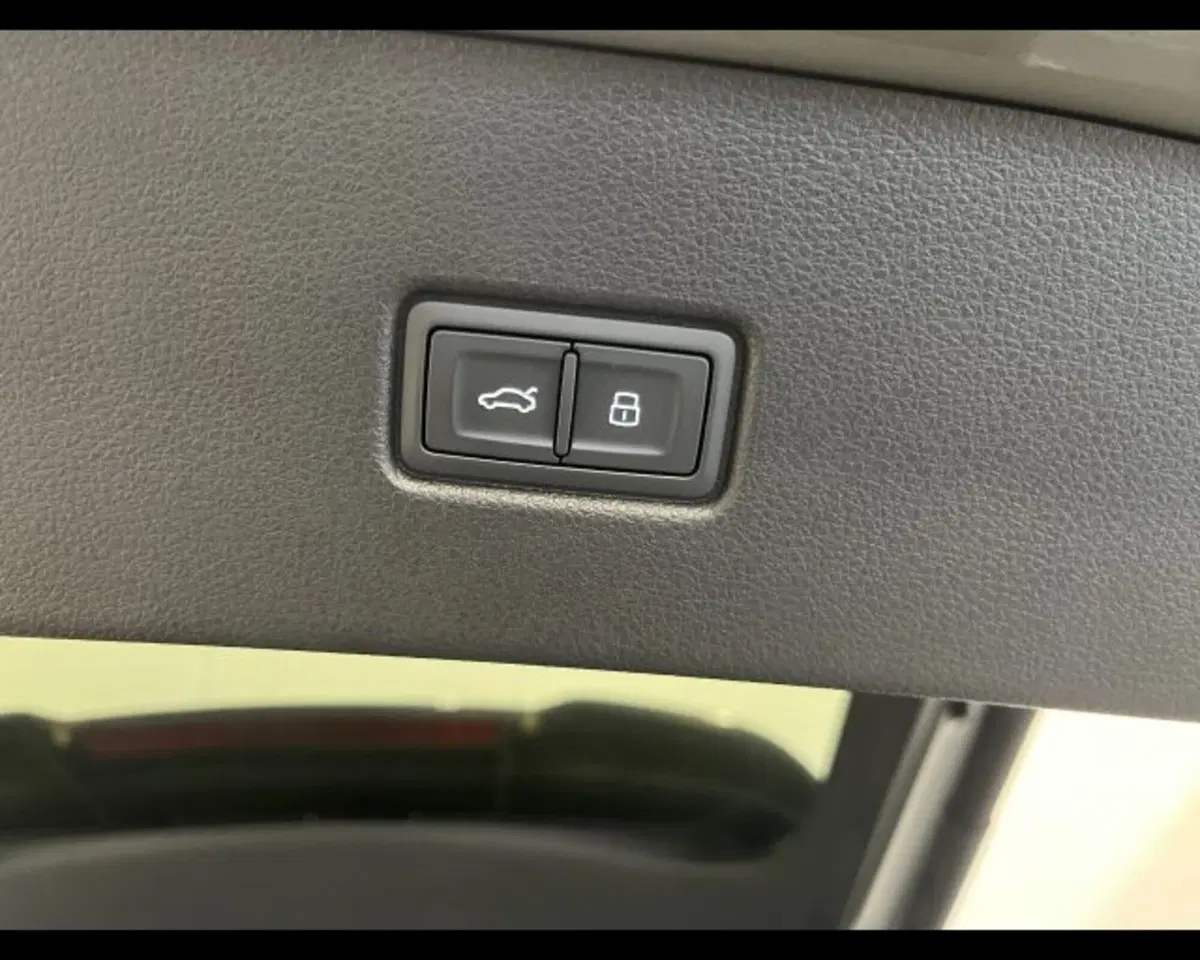 Audi Q5 Sportback nuova a Treviso (11)