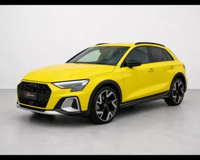 Audi A3 allstreet 1.5 tfsi mhev Identity Contrast 150cv s-tronic del 2024 usata a Conegliano