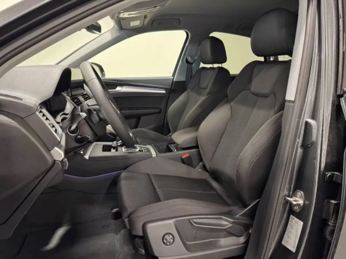 Audi Q5 Sportback nuova a Treviso (9)