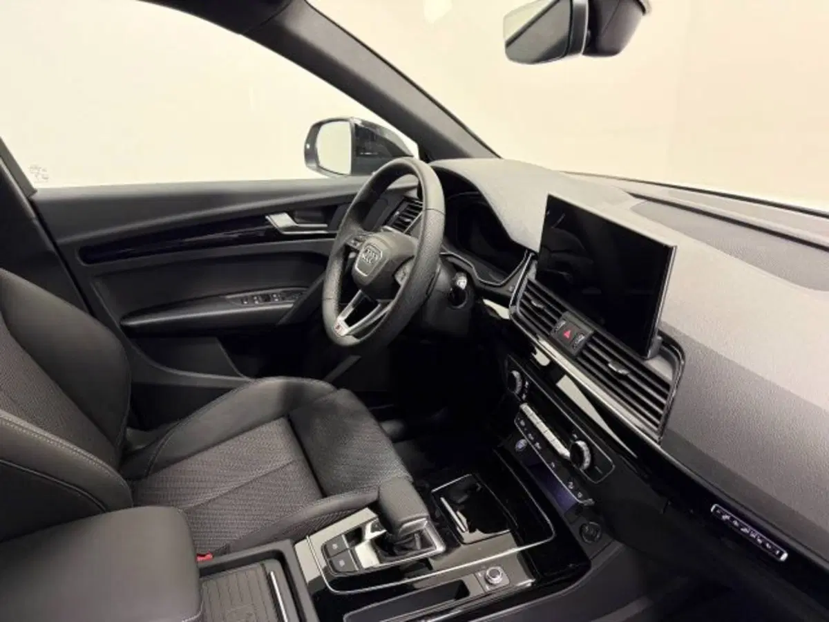 Audi Q5 Sportback nuova a Treviso (3)