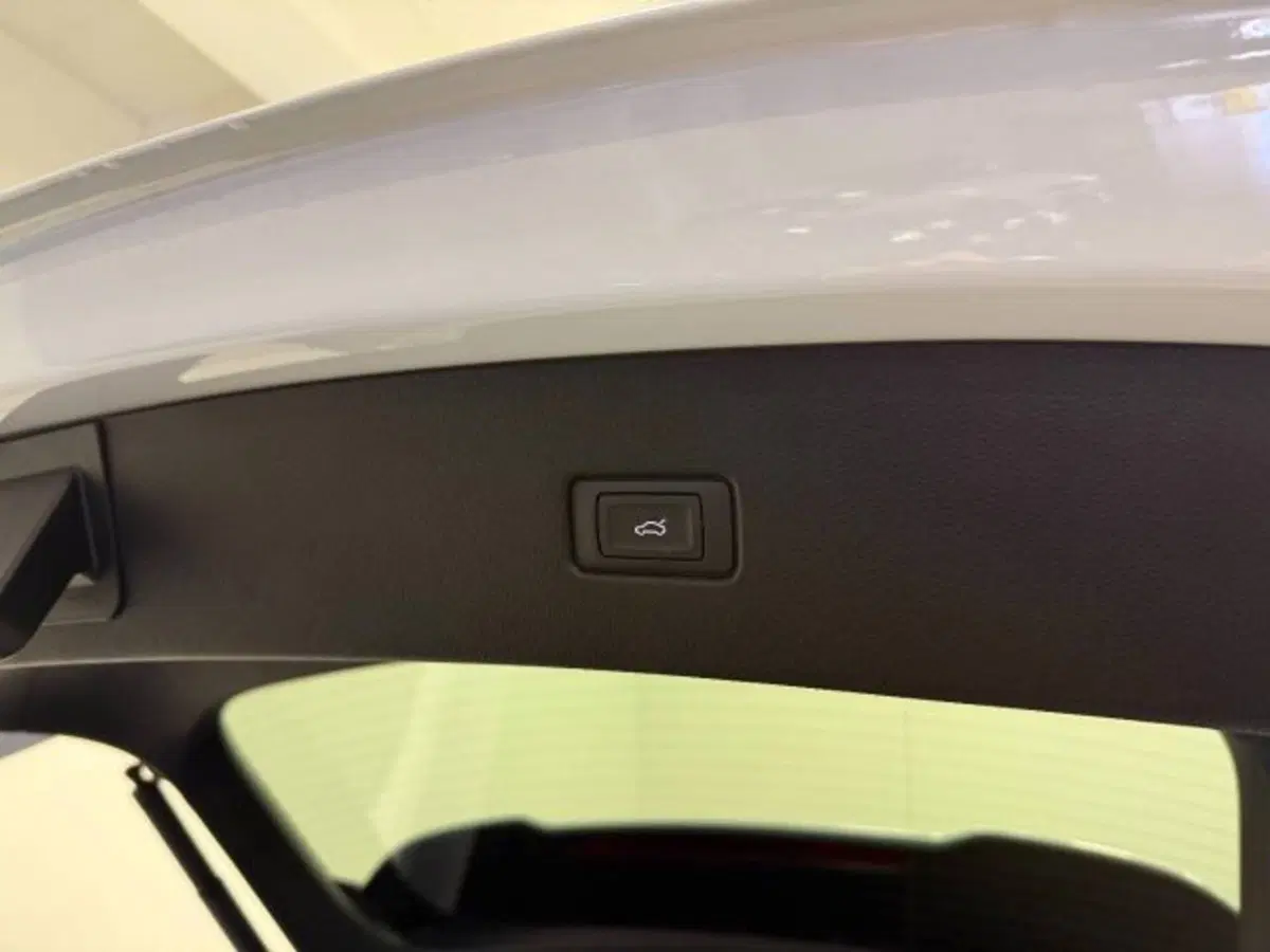 Audi Q5 Sportback nuova a Treviso (9)