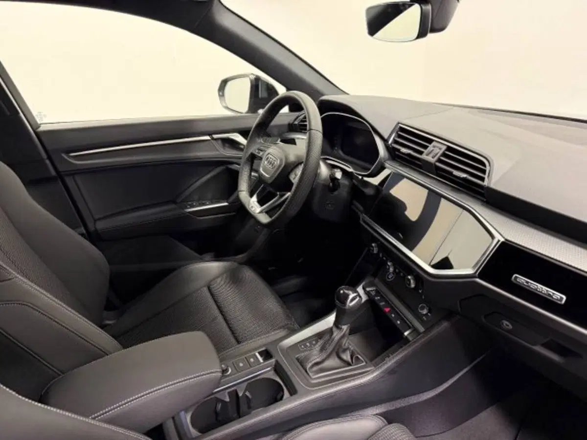 Audi Q3 Sportback nuova a Treviso (3)