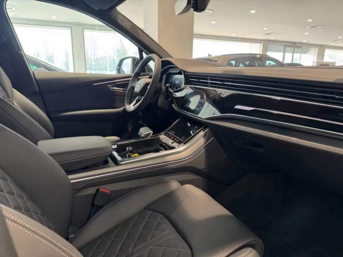 Audi Q7 nuova a Treviso (3)