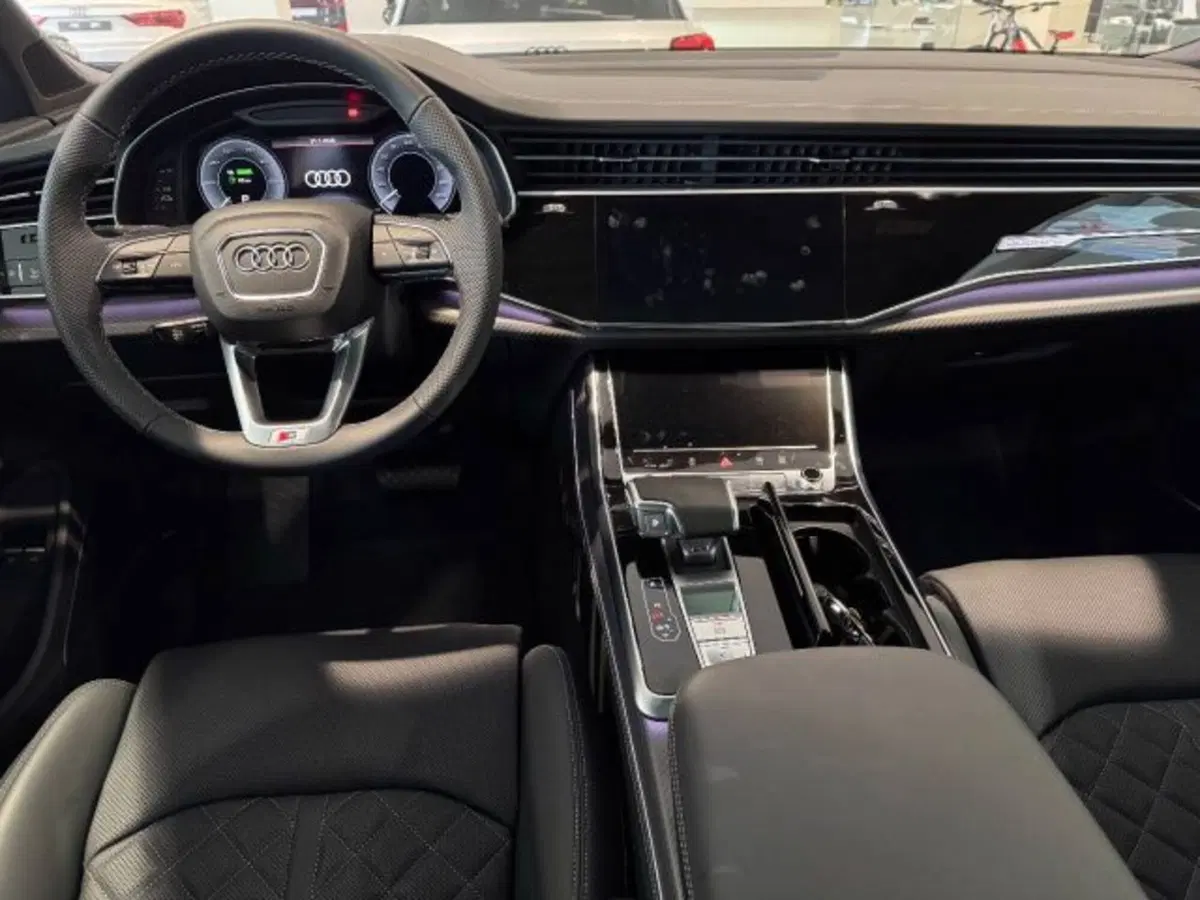 Audi Q7 nuova a Treviso (4)