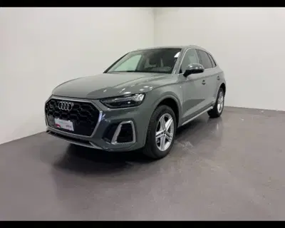 Audi Q5 40 2.0 tdi mhev 12V Identity Black quattro s-tronic del 2021 usata a Conegliano