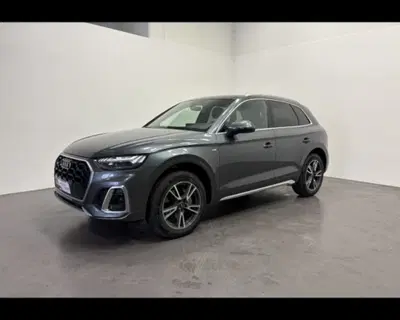 Audi Q5 40 2.0 tdi mhev 12V Identity Black quattro s-tronic del 2024 usata a Conegliano