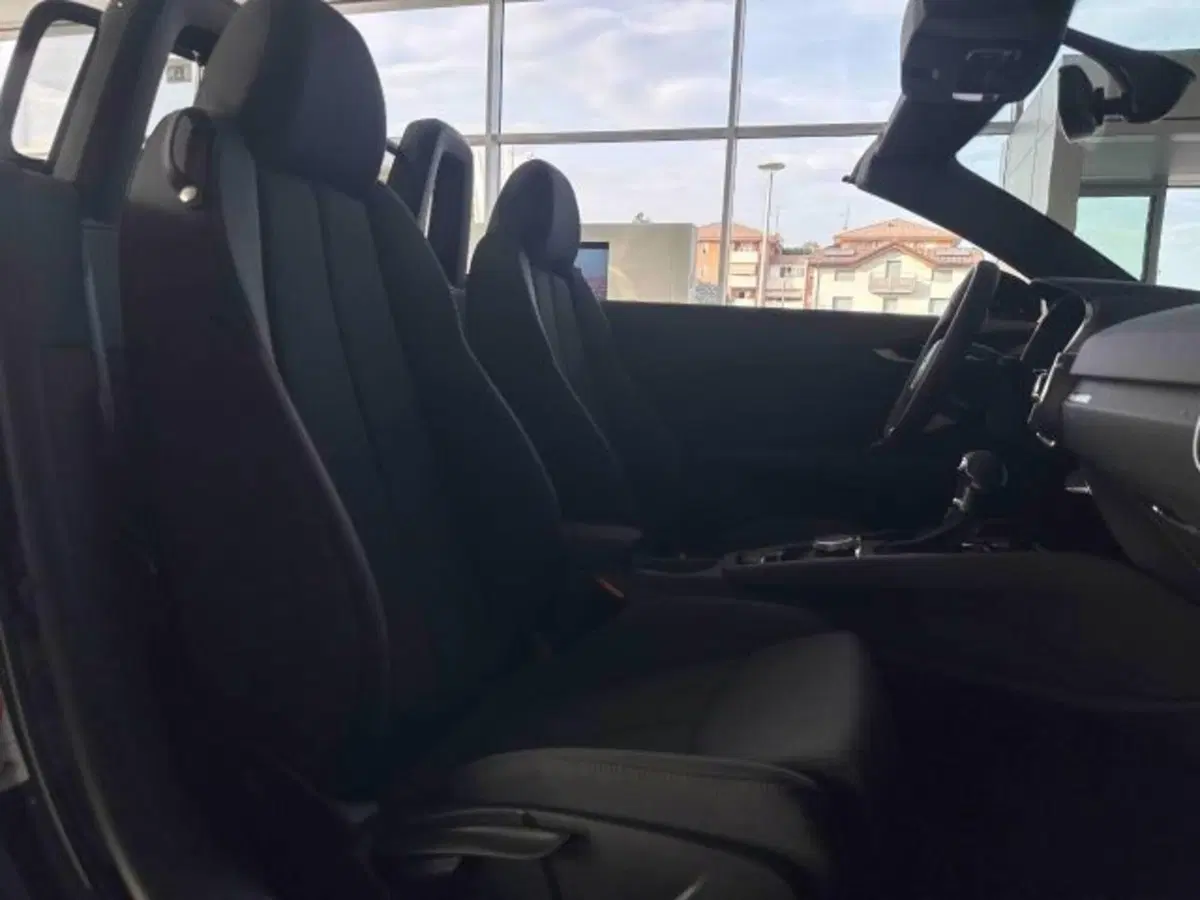 Audi TT Cabrio nuova a Treviso (6)