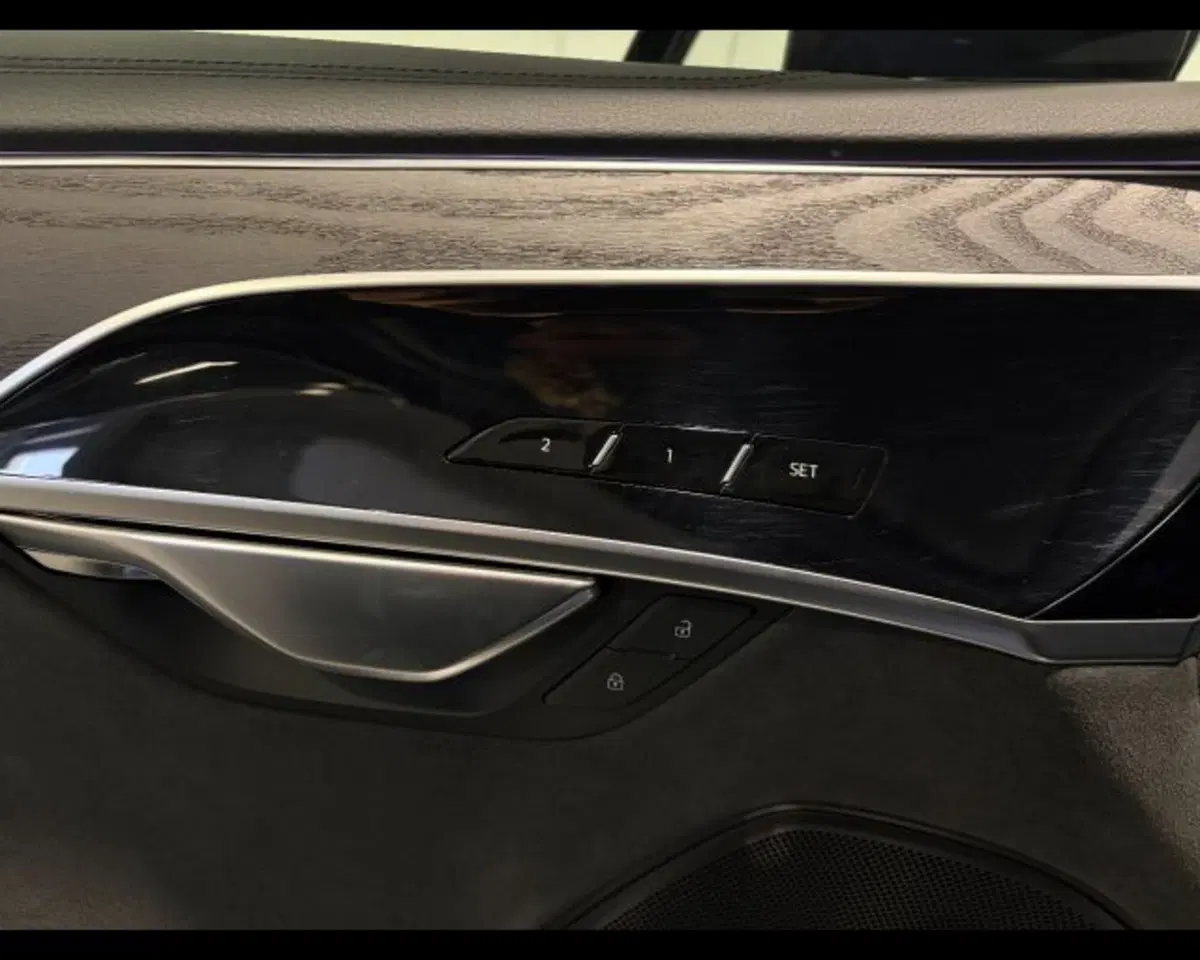Audi A8 usata a Treviso (10)