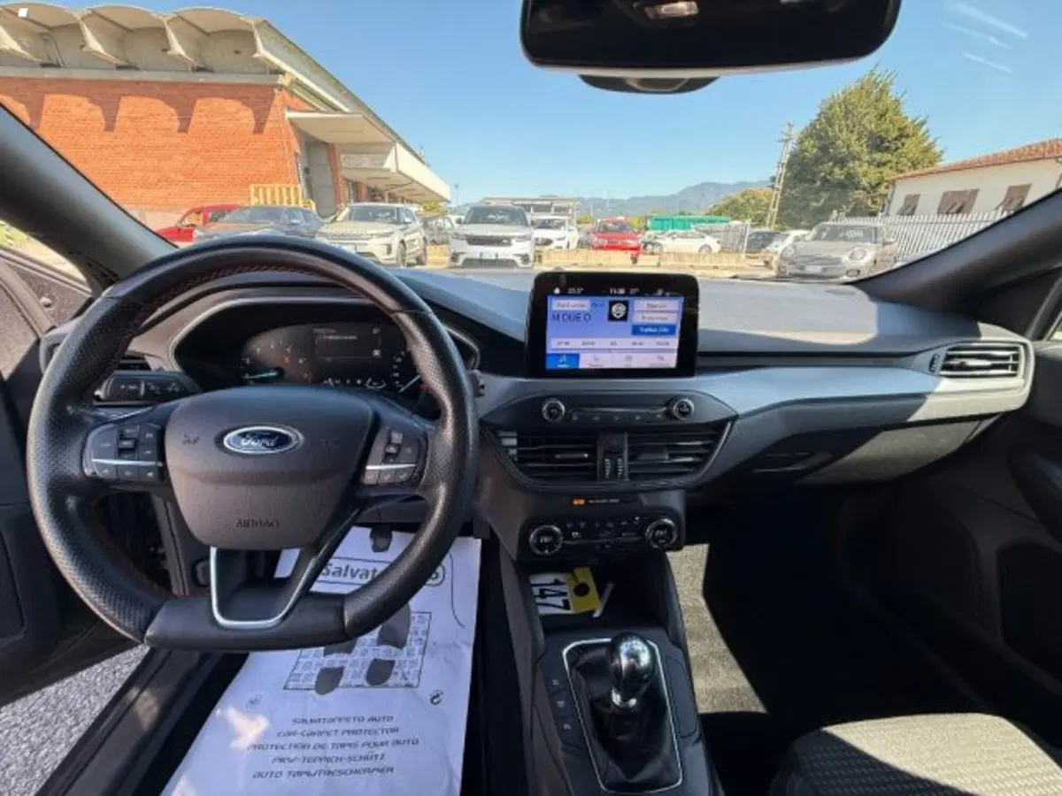 Ford Focus Station Wagon usata a Lucca (14)