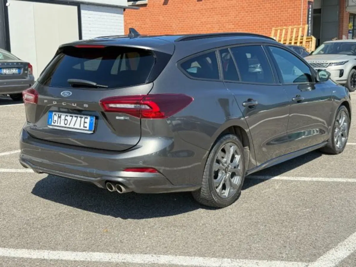 Ford Focus Station Wagon usata a Lucca (4)
