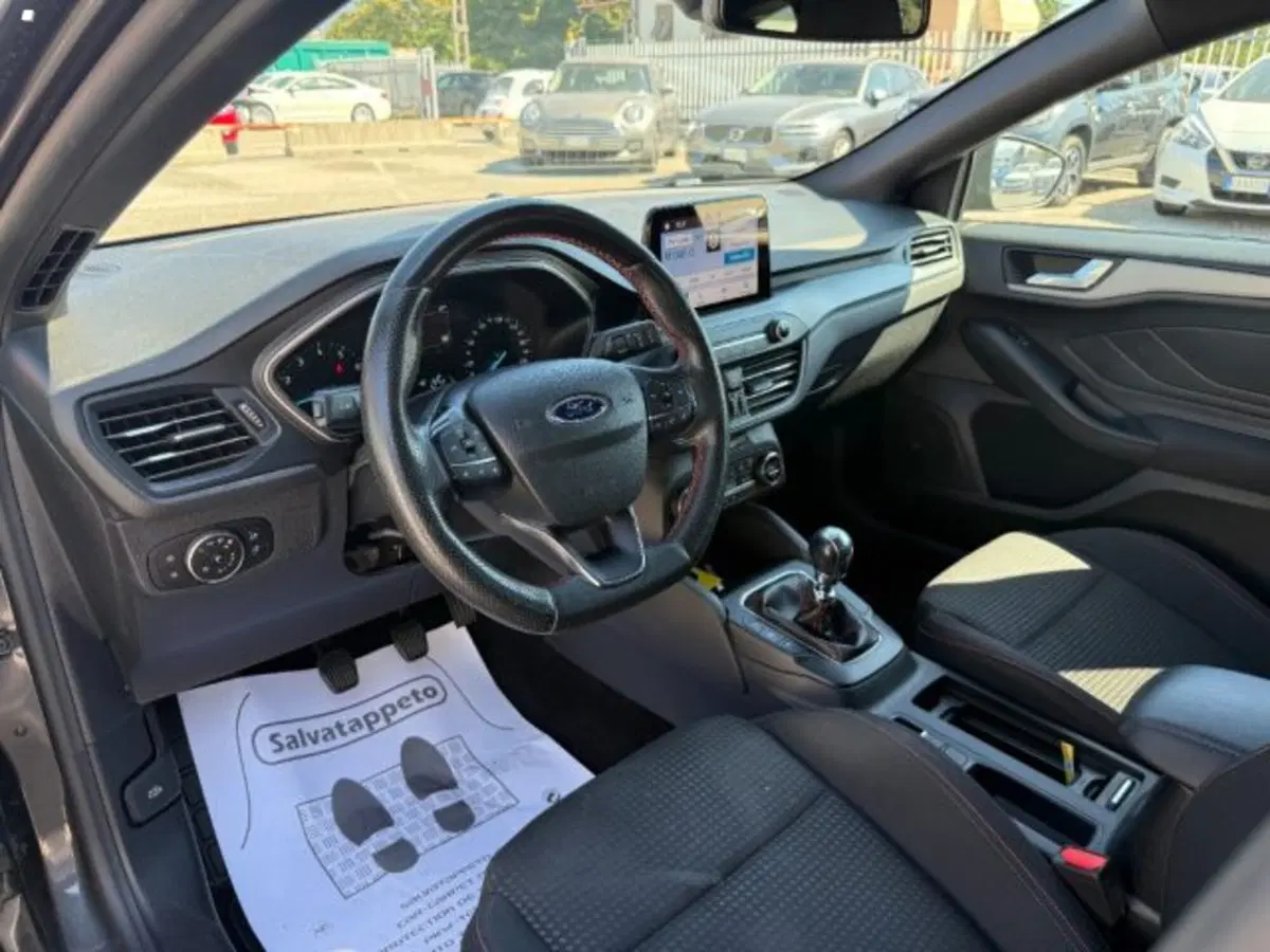 Ford Focus Station Wagon usata a Lucca (9)