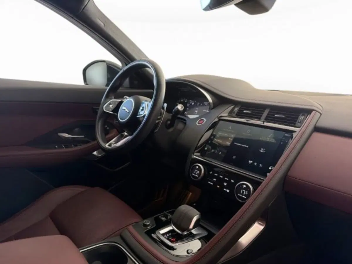 Jaguar E-Pace usata a Modena (10)
