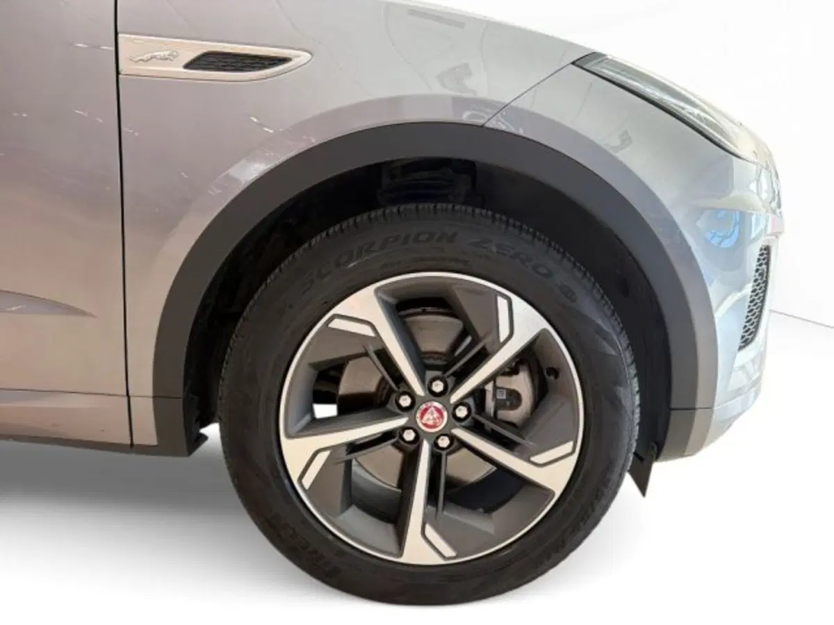 Jaguar E-Pace usata a Modena (9)
