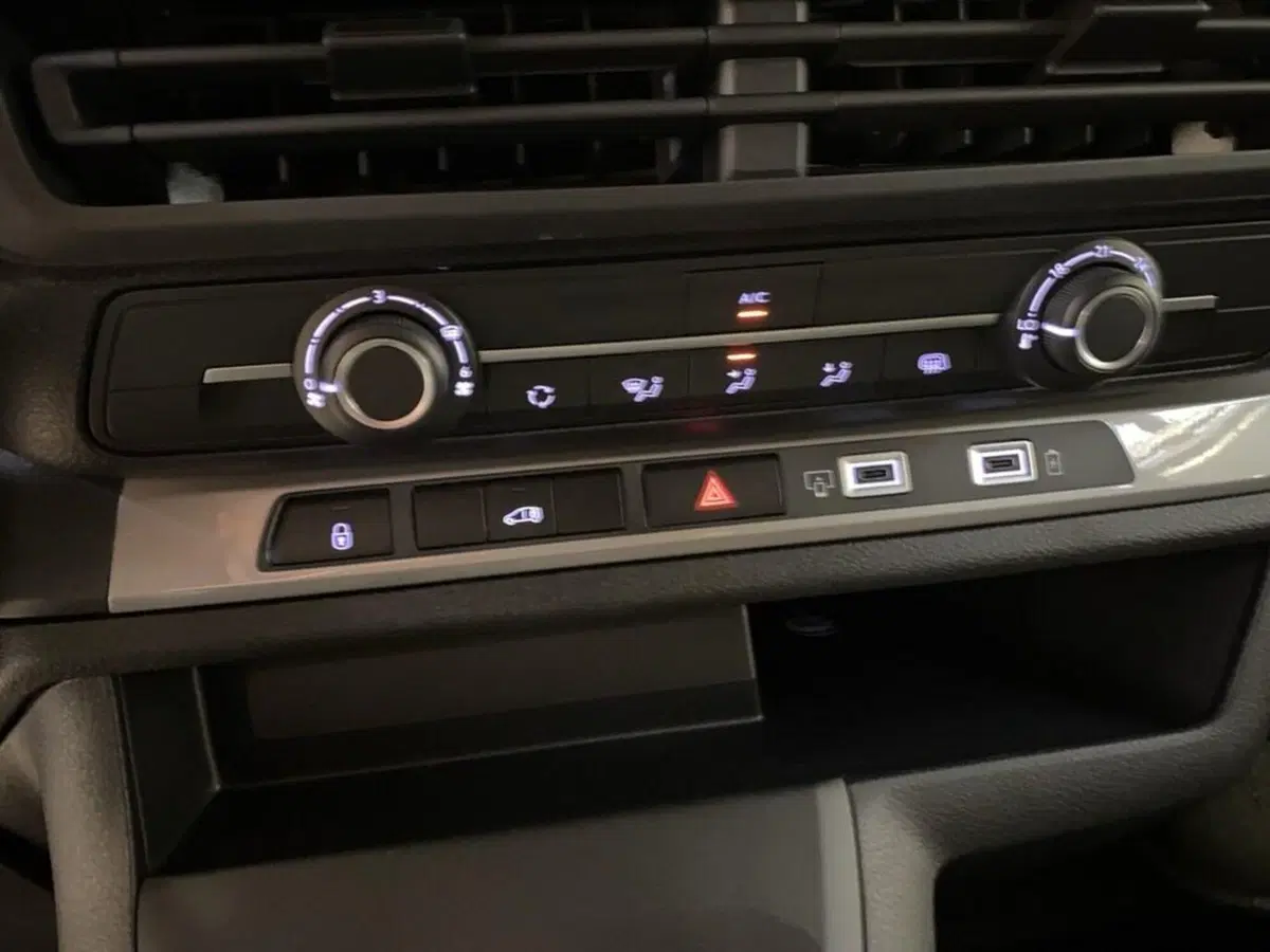 Peugeot Expert Furgone nuova a Torino (11)