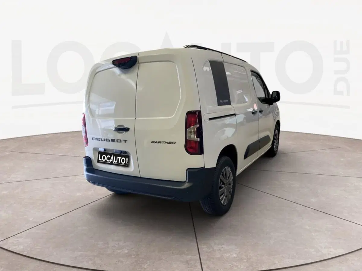 Peugeot Partner Furgone nuova a Torino (4)