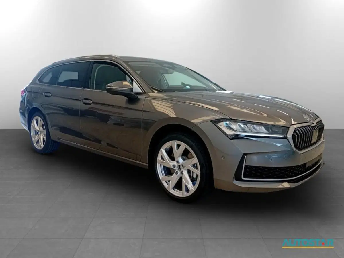 Skoda Superb nuova a Piacenza (3)