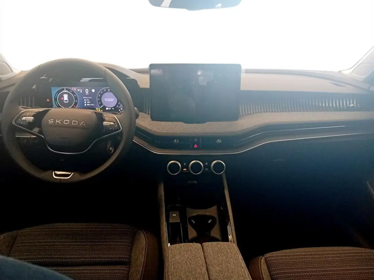 Skoda Superb nuova a Piacenza (7)