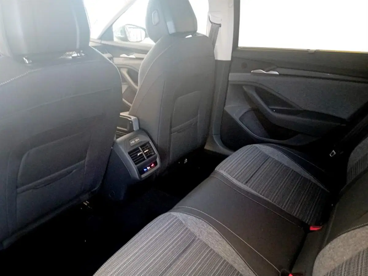 Skoda Superb nuova a Piacenza (9)