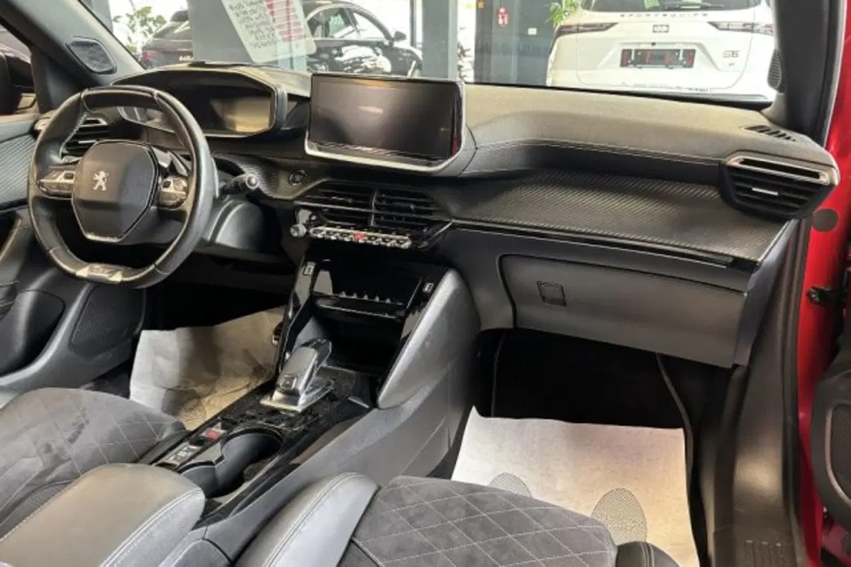 Peugeot 2008 usata a Latina (8)